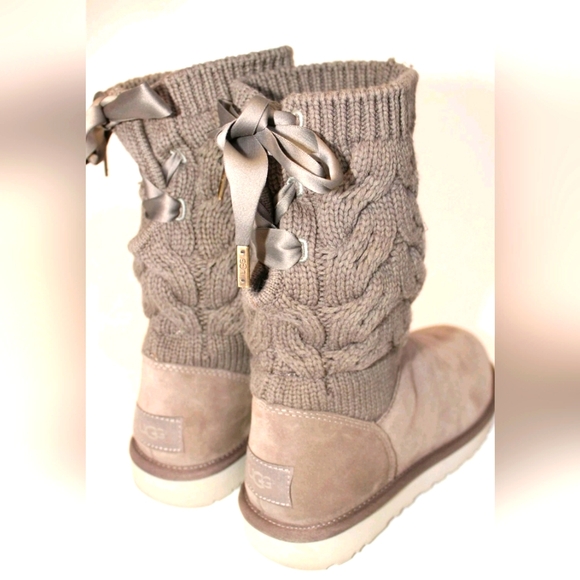 UGG Shoes - UGG Kiandra Willow Ribbon Bow Gray Knit Sweater Fabric Suede Shearling Boots 10